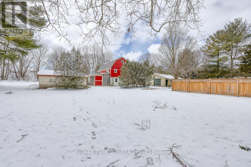 395 Holmes Street Property Photo 44