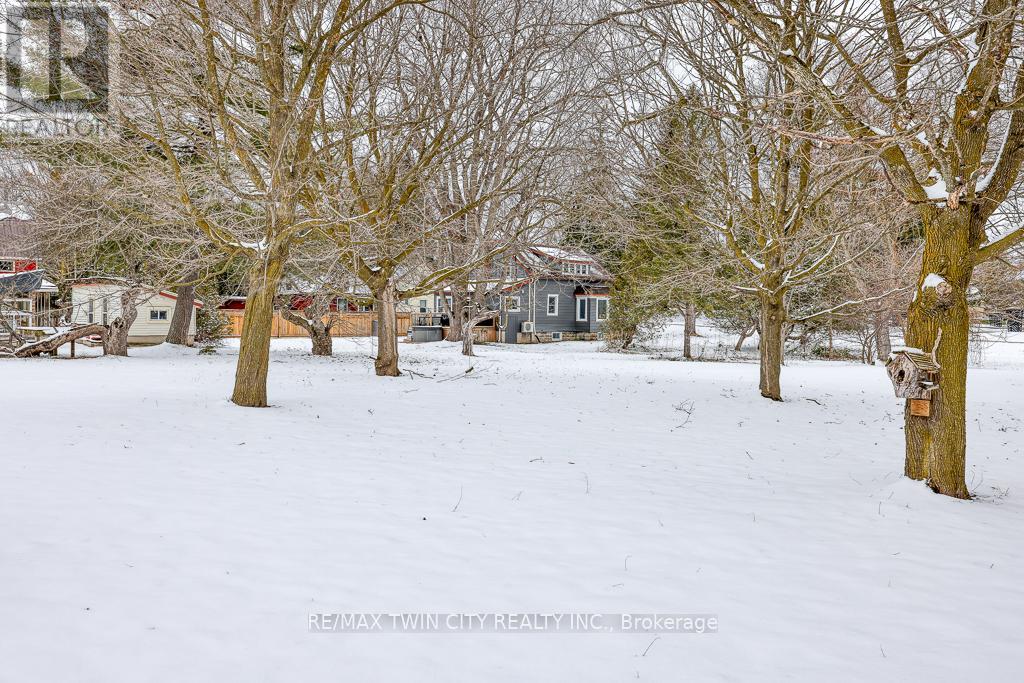 395 Holmes Street Property Photo 45