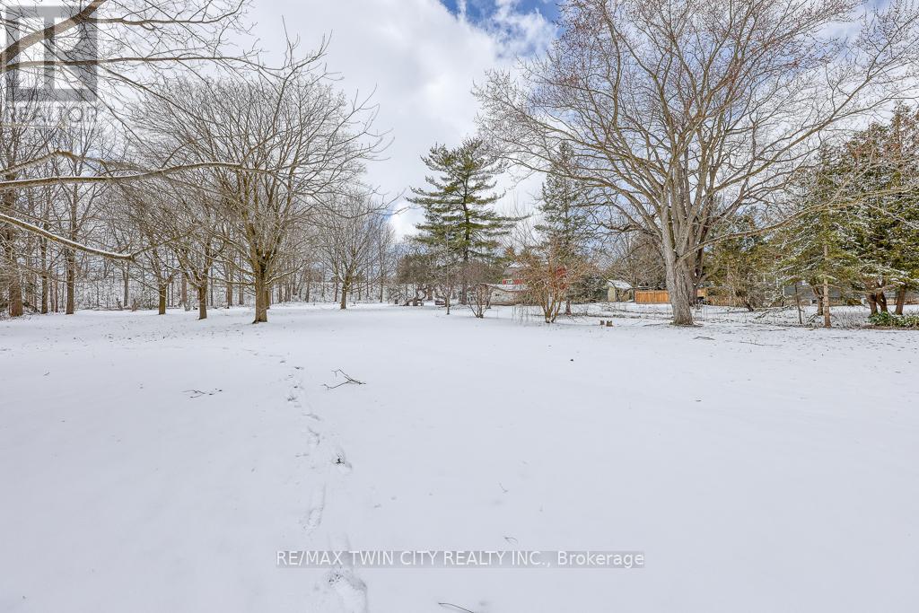 395 Holmes Street Property Photo 47
