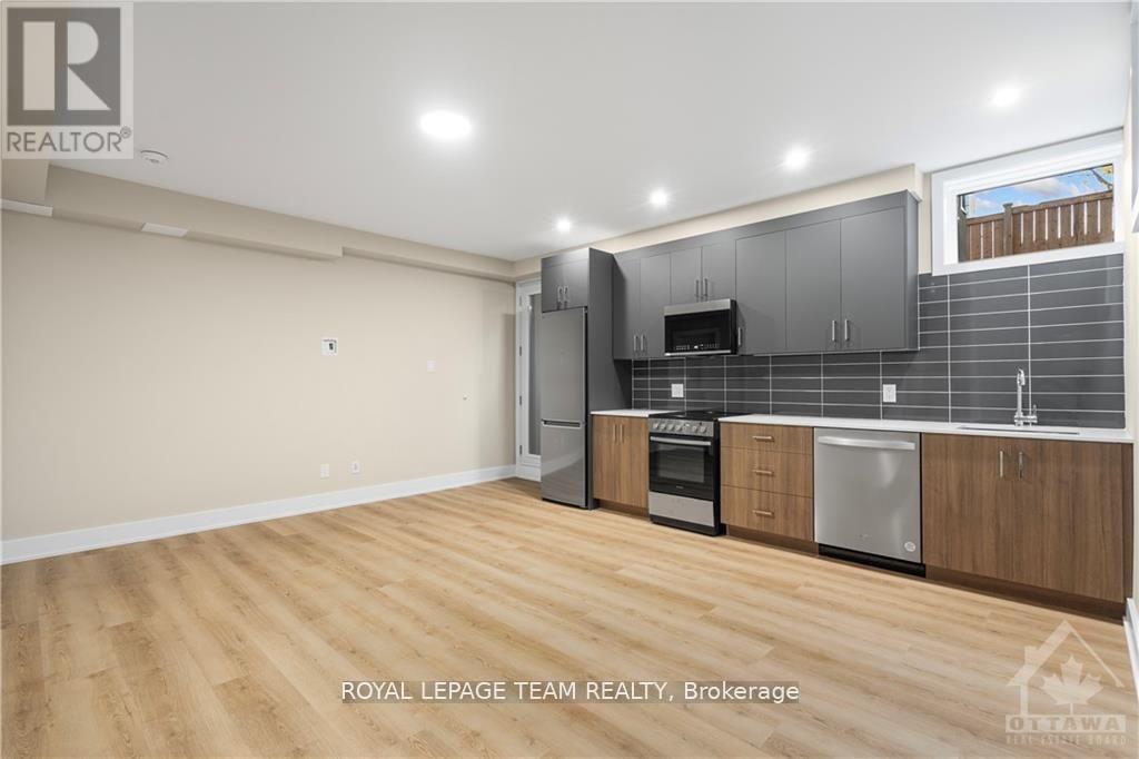 2 - 528 Maclaren Street Property Photo 3