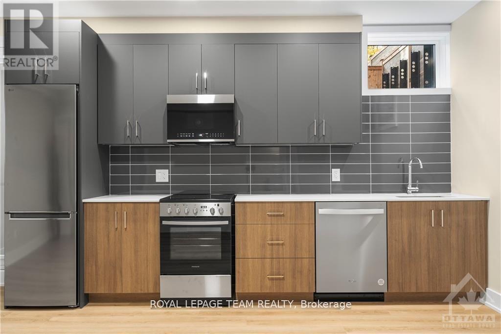 2 - 528 Maclaren Street Property Photo 4