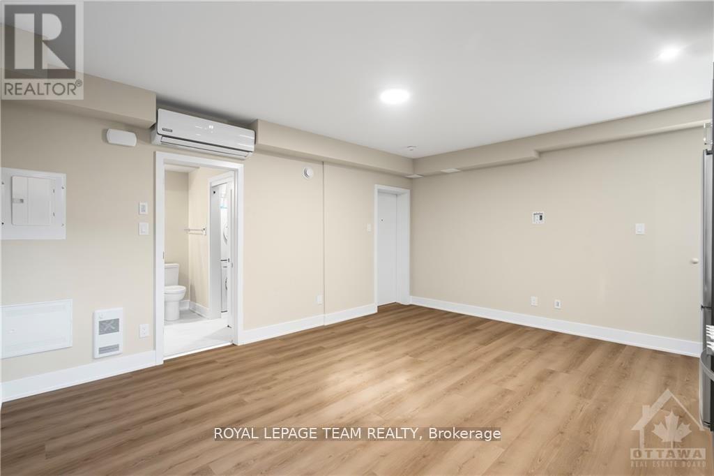 2 - 528 Maclaren Street Property Photo 5