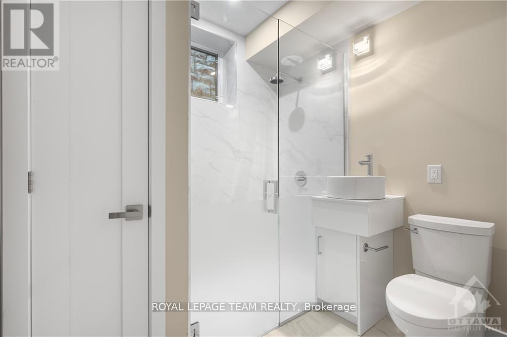 2 - 528 Maclaren Street Property Photo 6