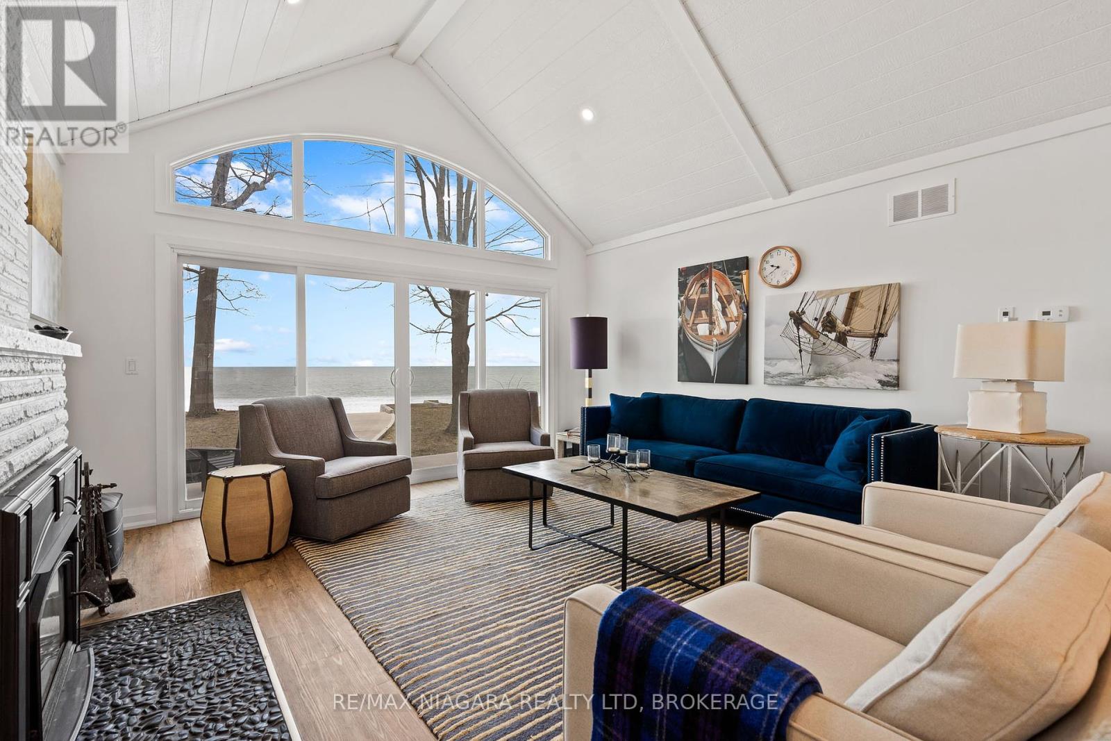 15 Derner Line Property Photo 9