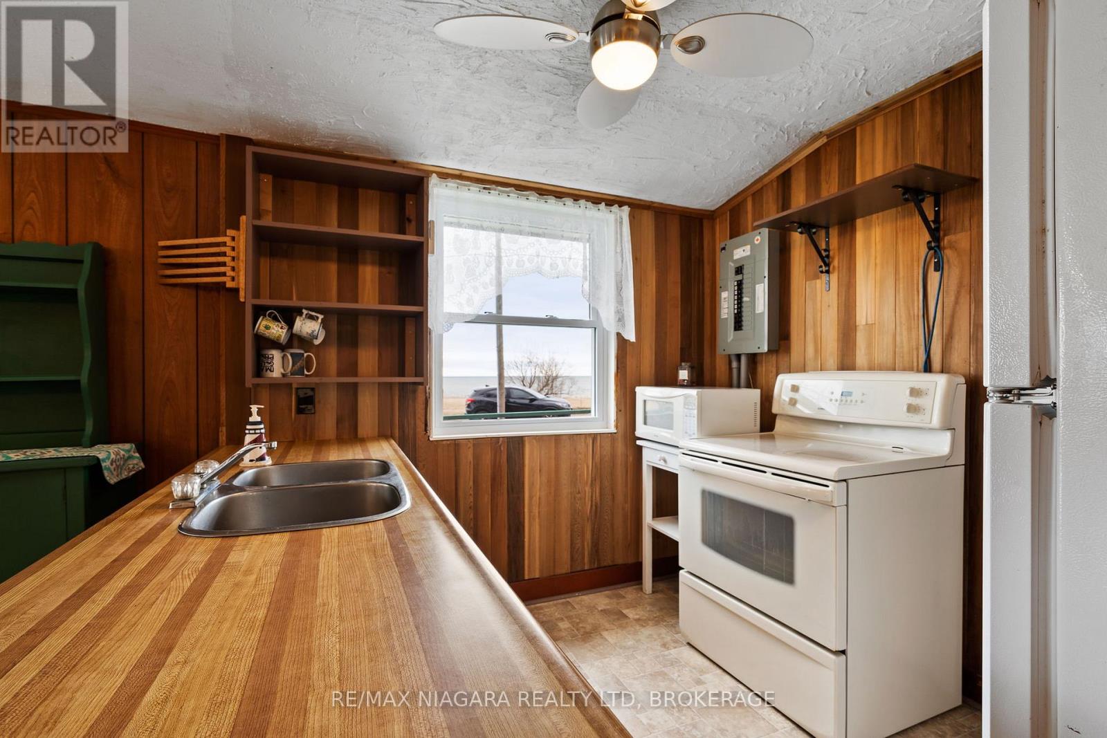 32 Erie Heights Line Property Photo 16