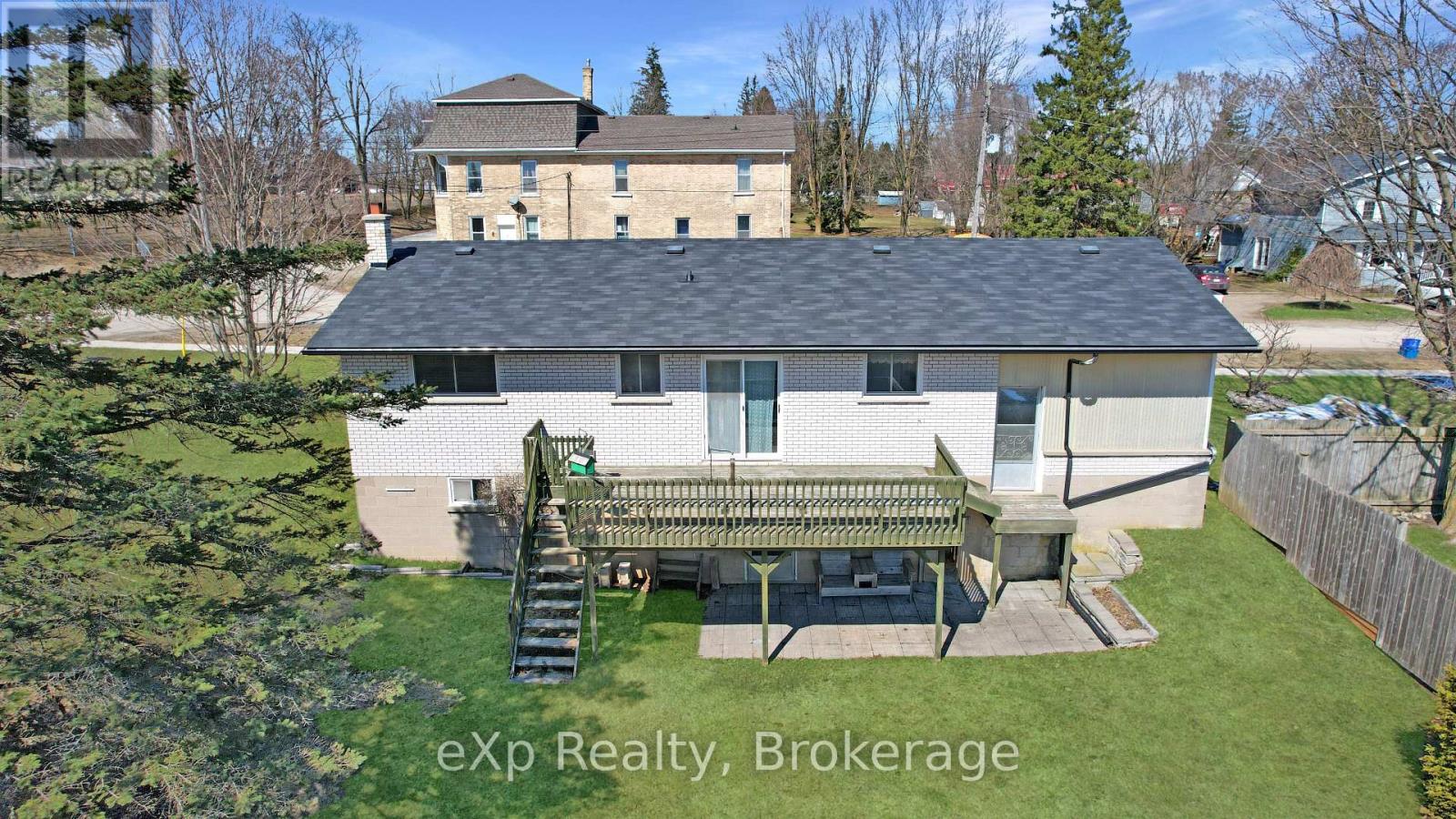 815 Albert Street E Property Photo 2
