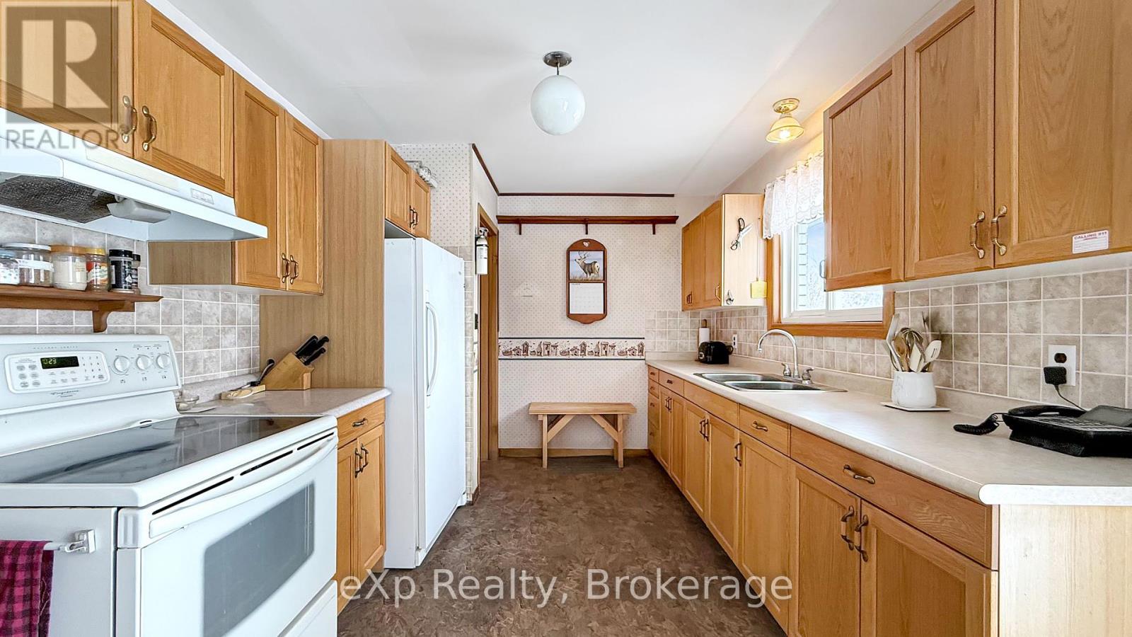 815 Albert Street E Property Photo 6