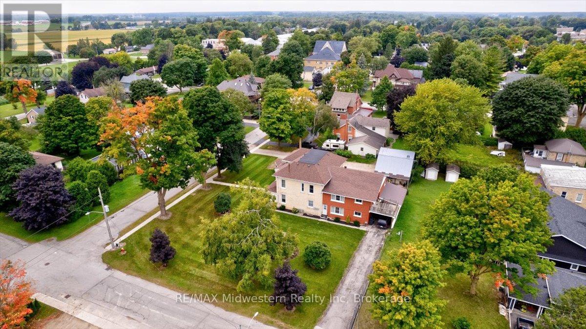 163 John Street S Property Photo 1
