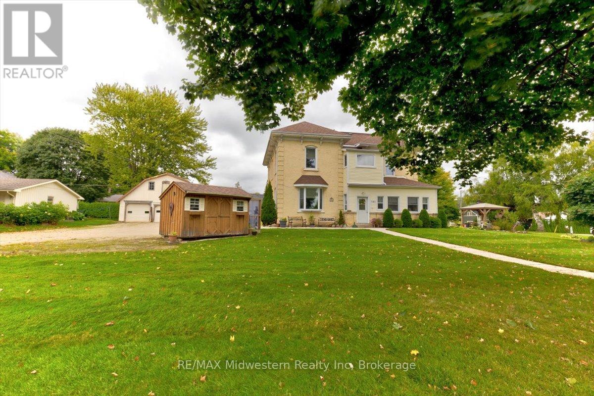 163 John Street S Property Photo 3