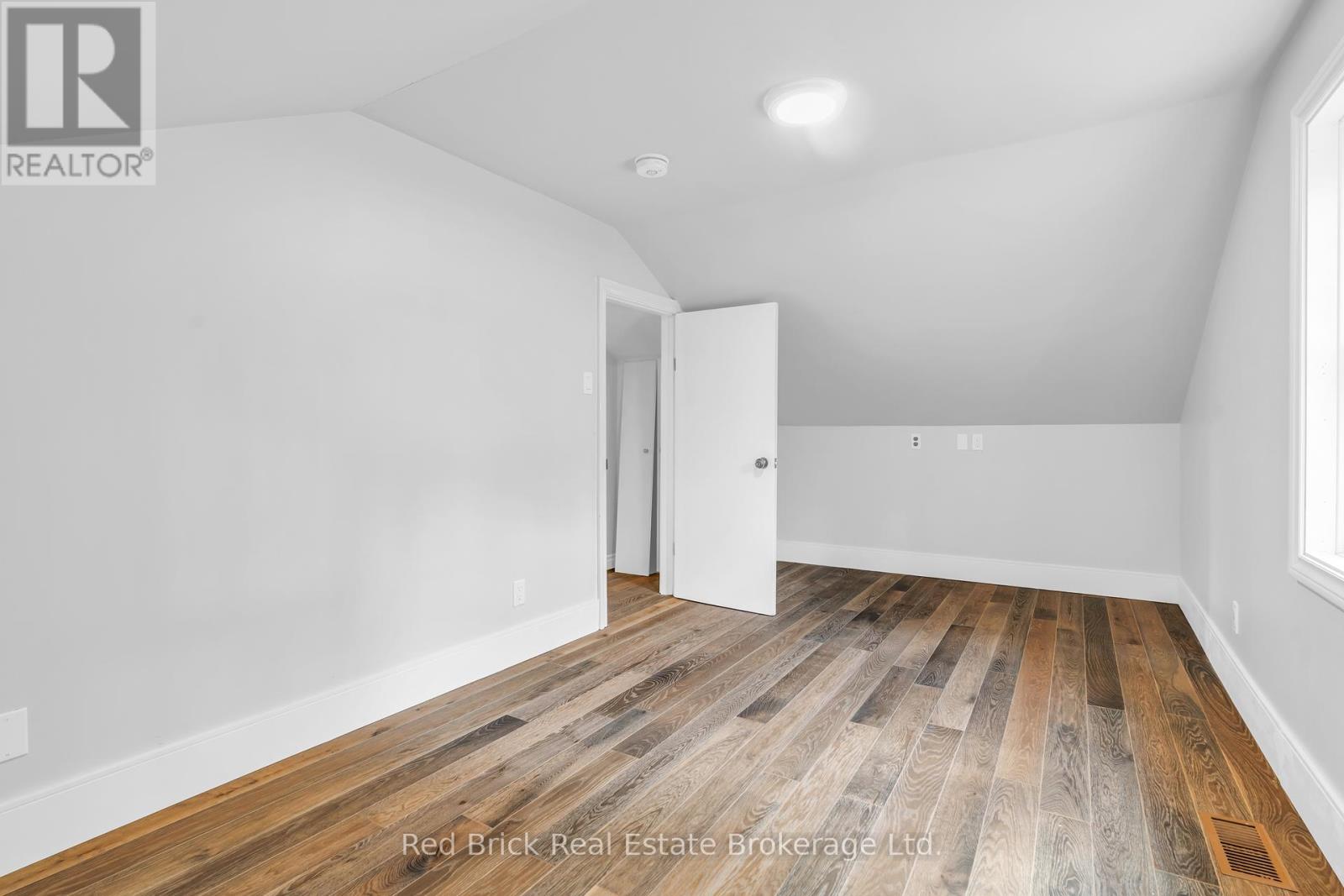 15 Clearview Street Property Photo 19