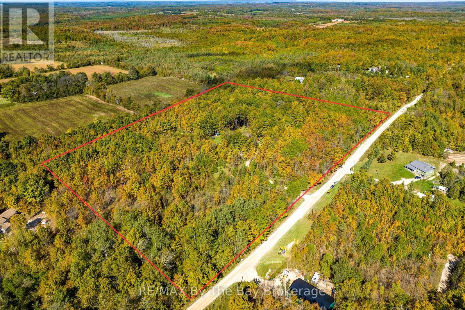 600055 50 Side Road S Property Photo 4