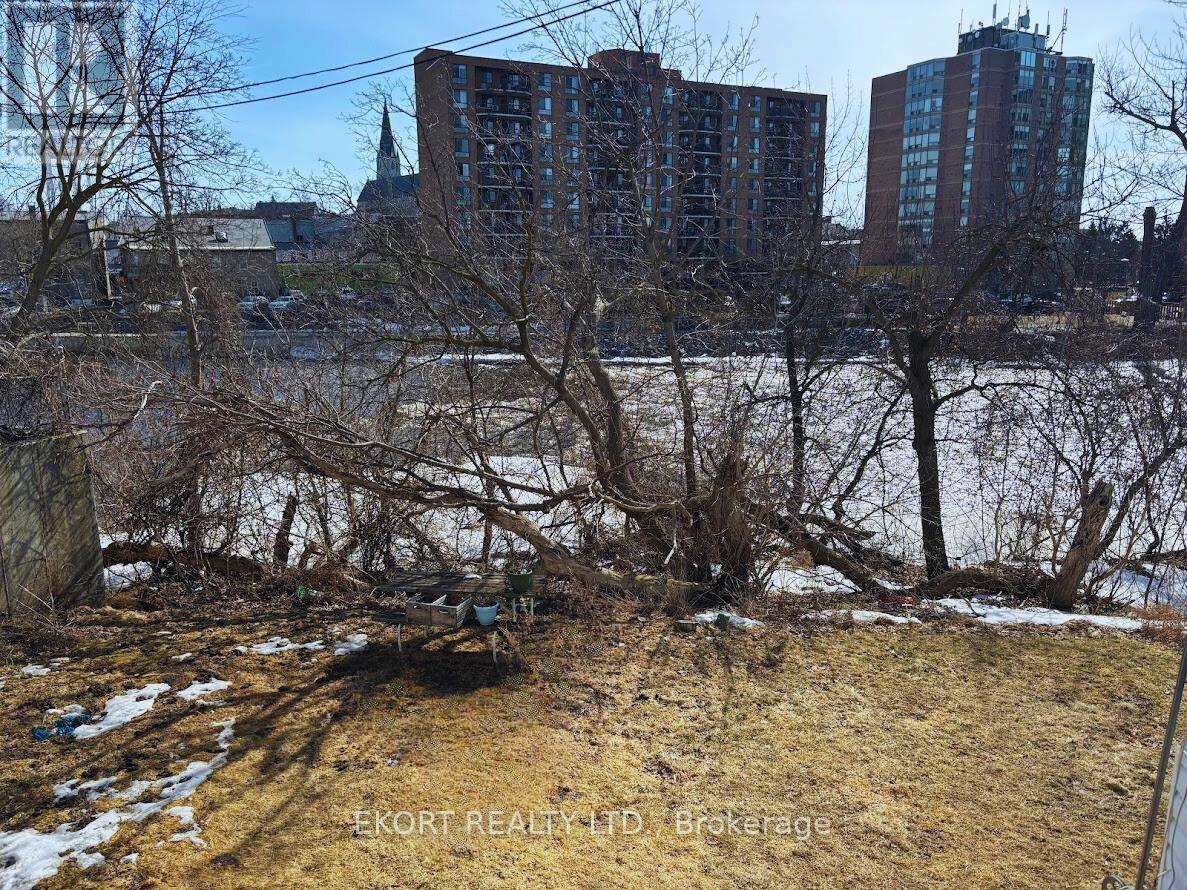 17-23 Moira Street W Property Photo 5