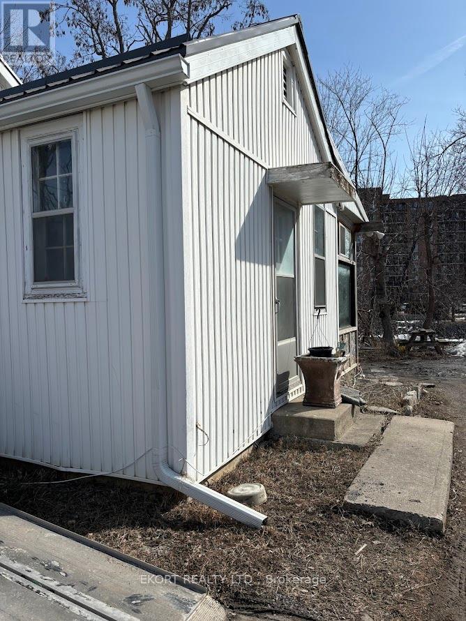 17-23 Moira Street W Property Photo 10