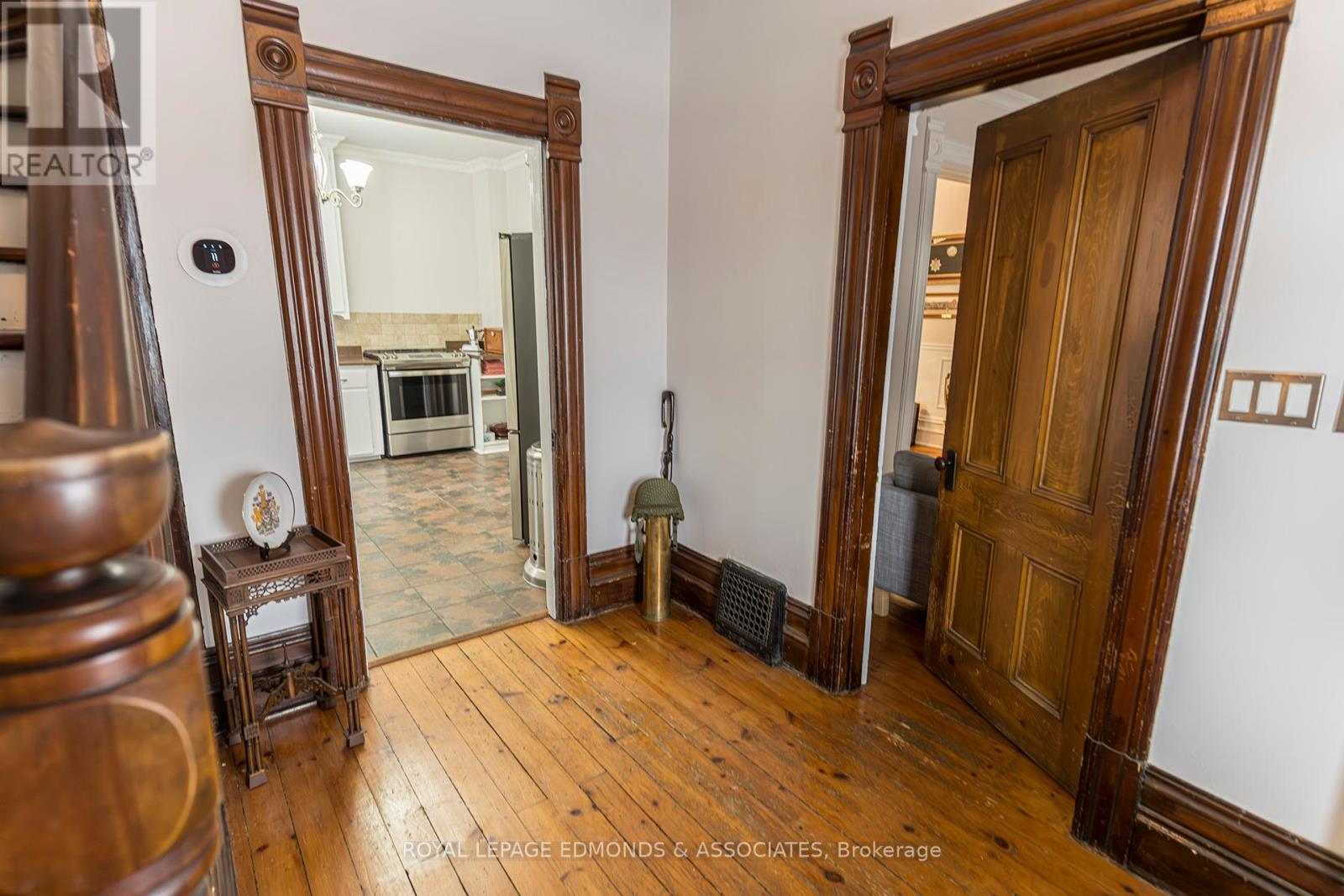 281 Trafalgar Road Property Photo 14
