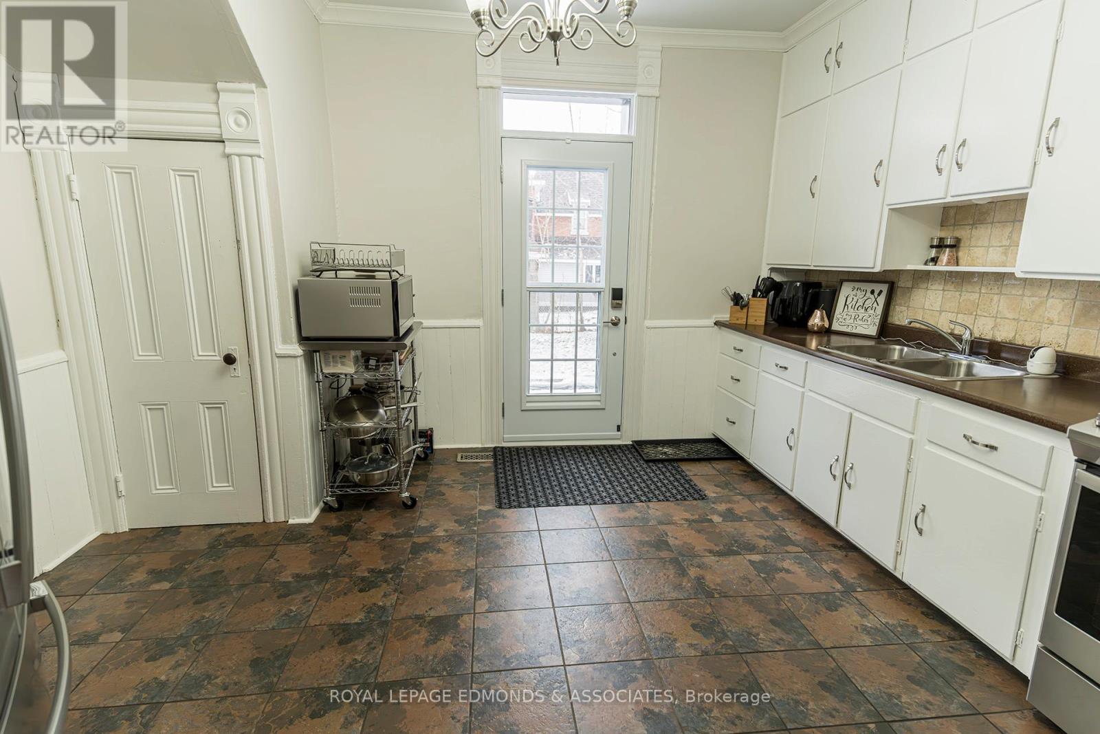 281 Trafalgar Road Property Photo 22