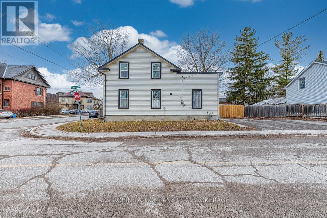 284 Brock Street Property Photo 2
