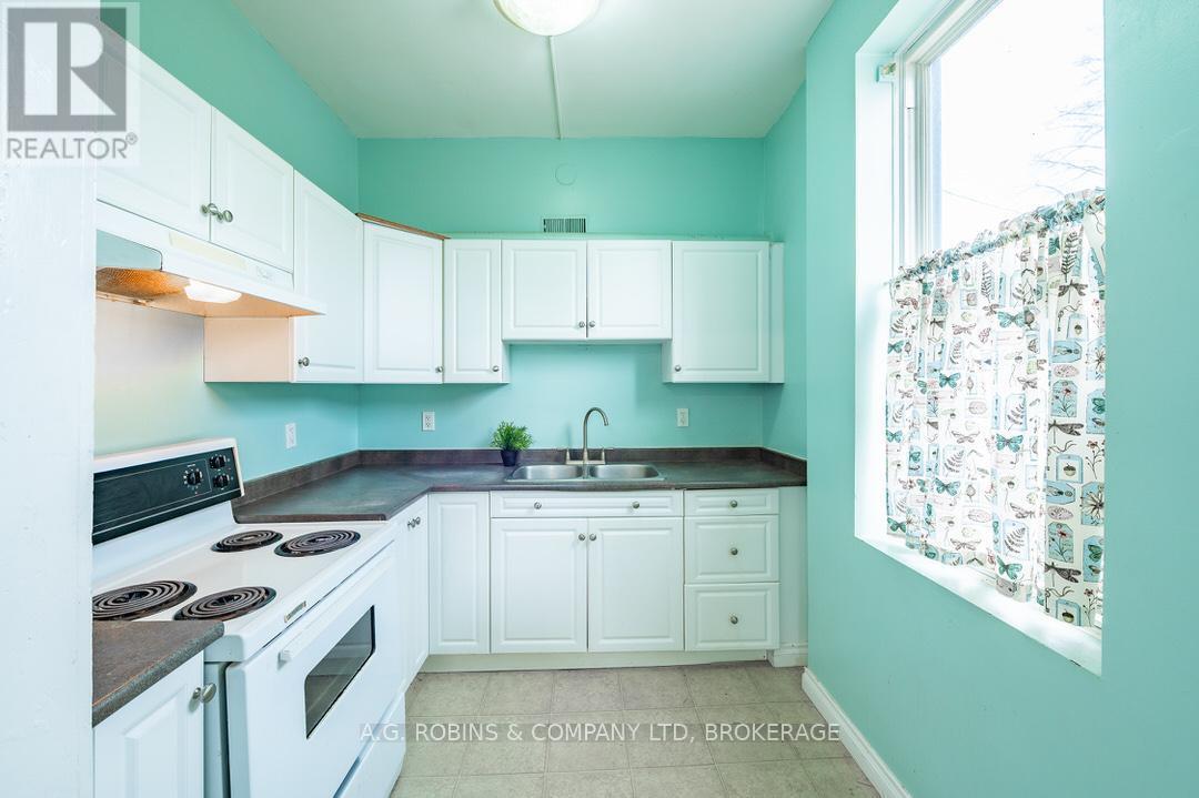 284 Brock Street Property Photo 15
