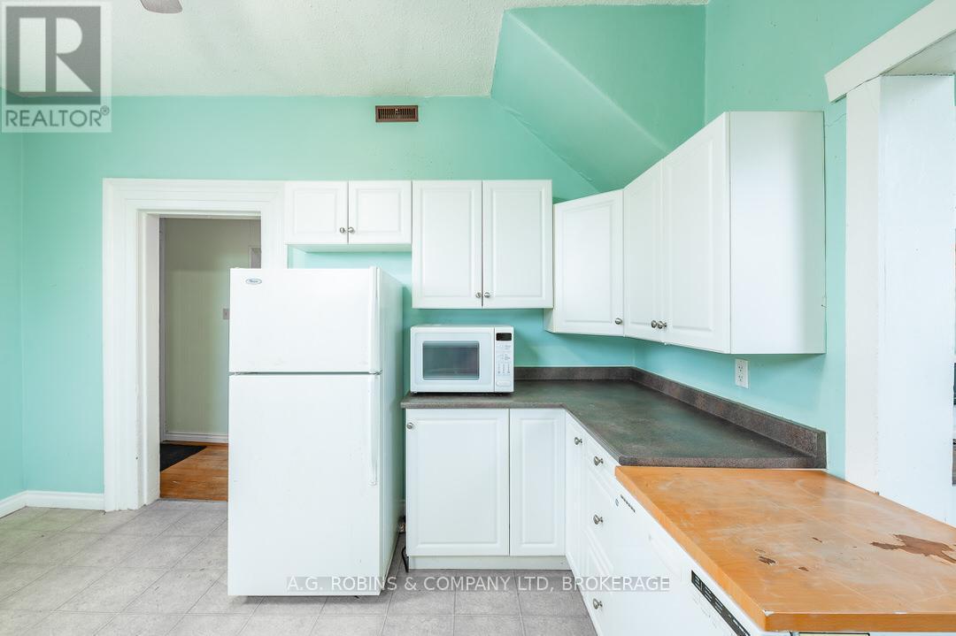 284 Brock Street Property Photo 16