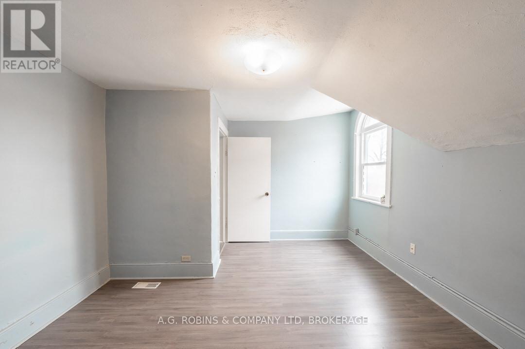 284 Brock Street Property Photo 22