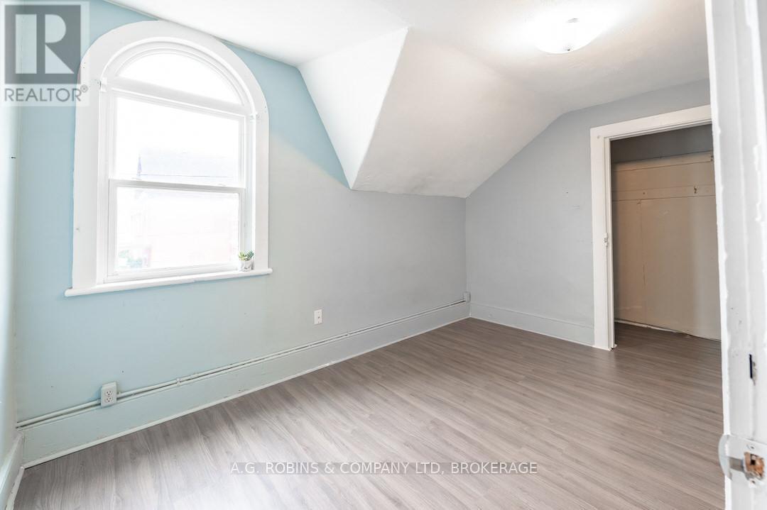 284 Brock Street Property Photo 23