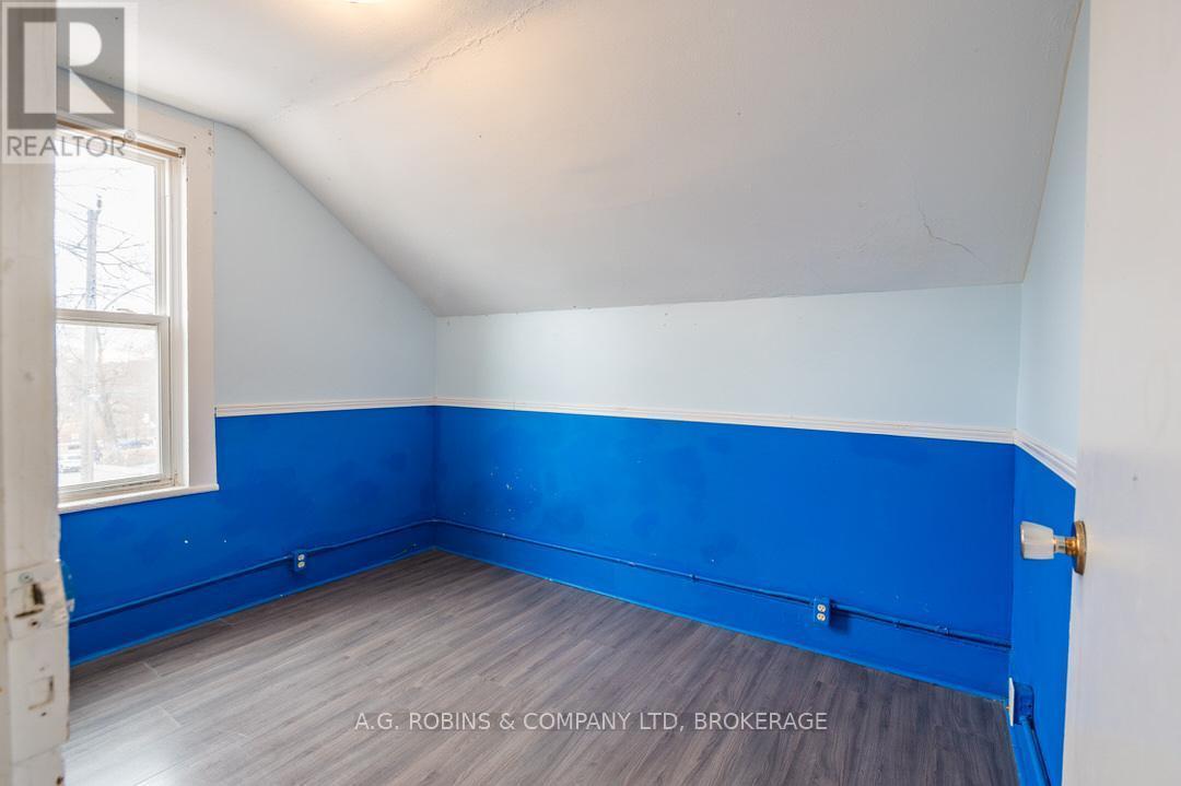 284 Brock Street Property Photo 27