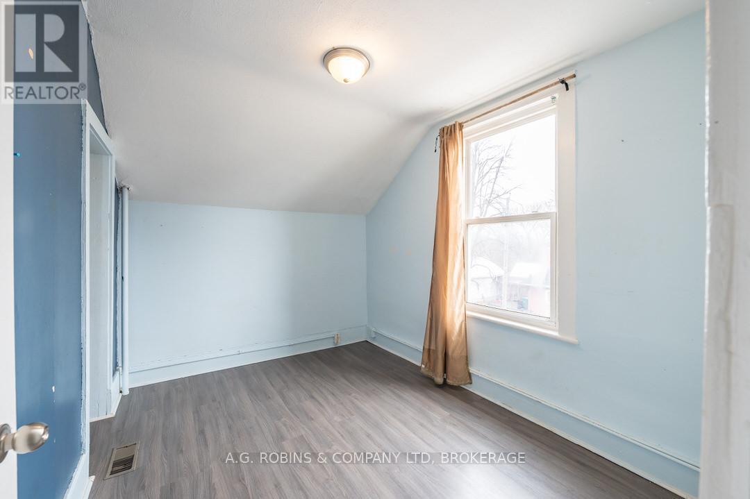 284 Brock Street Property Photo 29