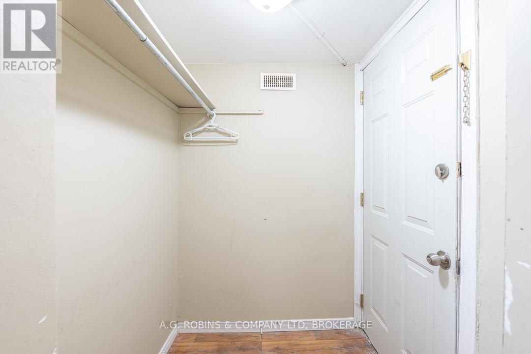 284 Brock Street Property Photo 32