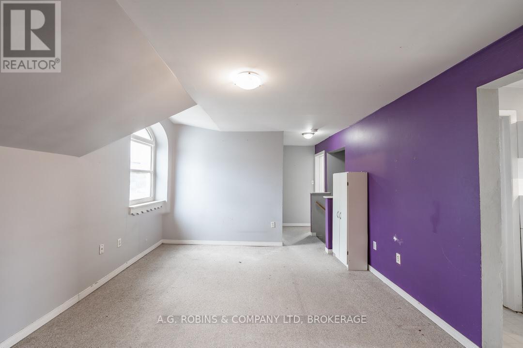 284 Brock Street Property Photo 33