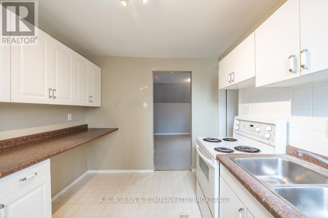 284 Brock Street Property Photo 36