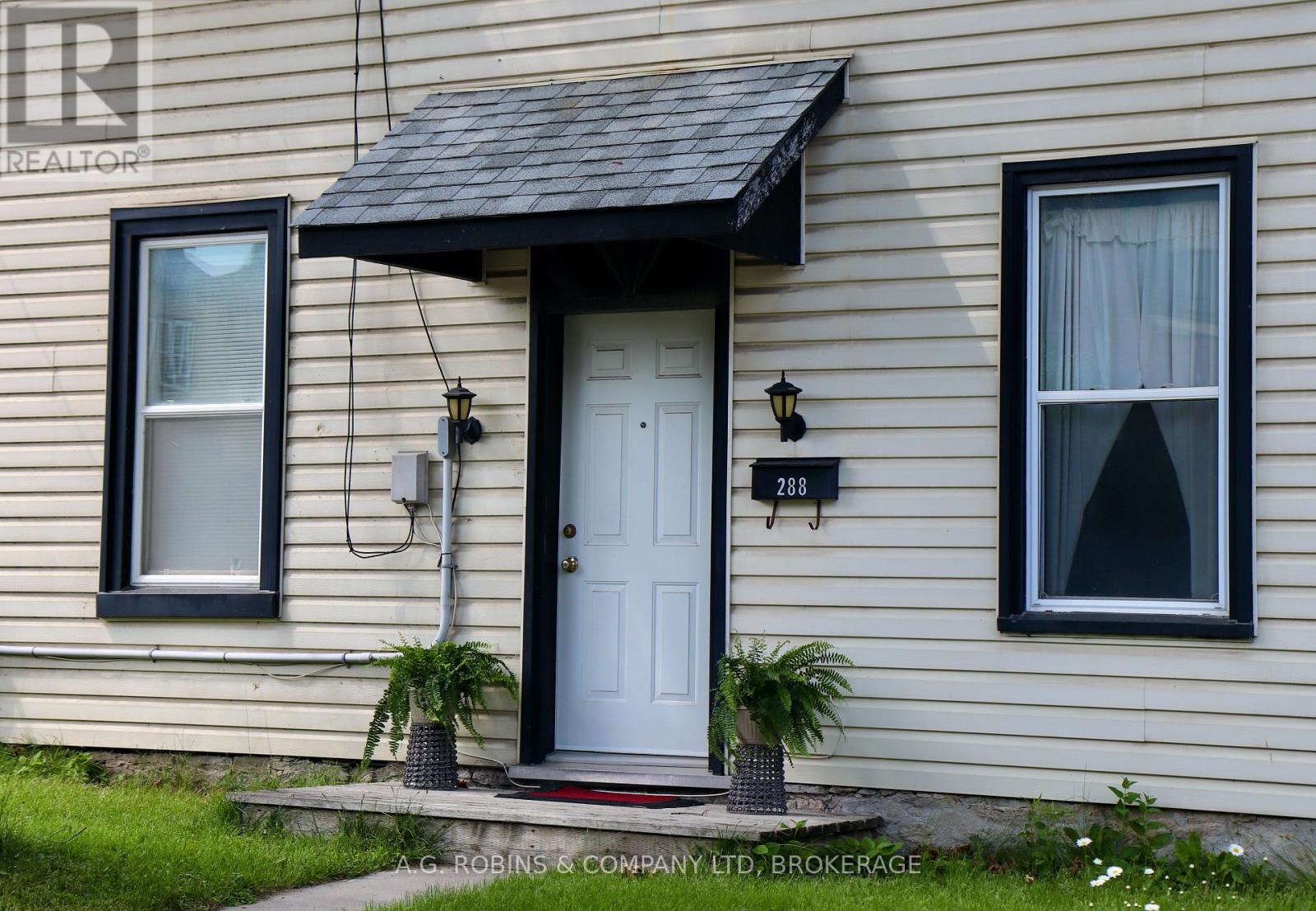 284 Brock Street Property Photo 43