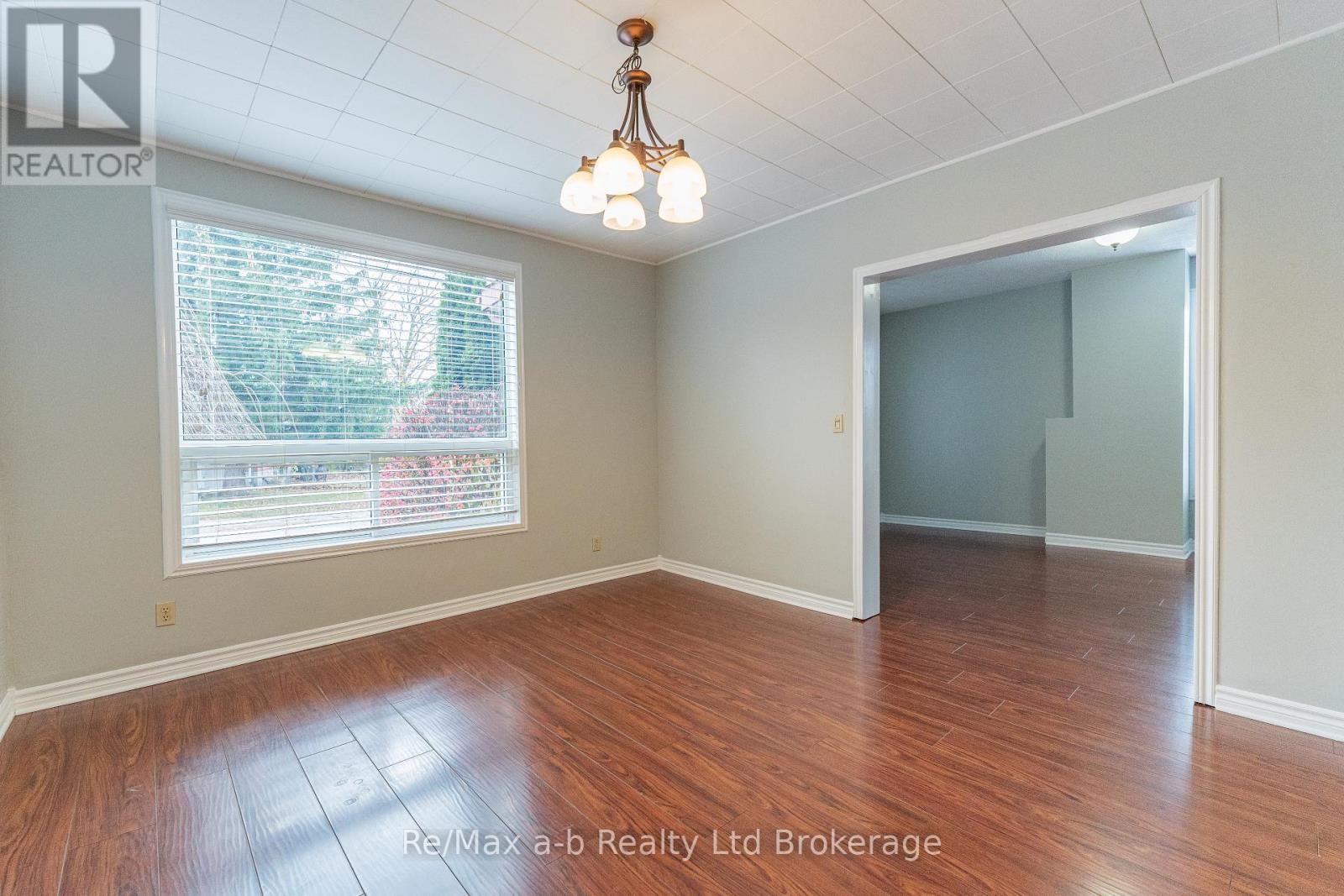 72-74 Brock Street E Property Photo 9