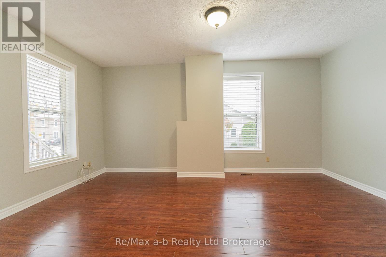 72-74 Brock Street E Property Photo 10