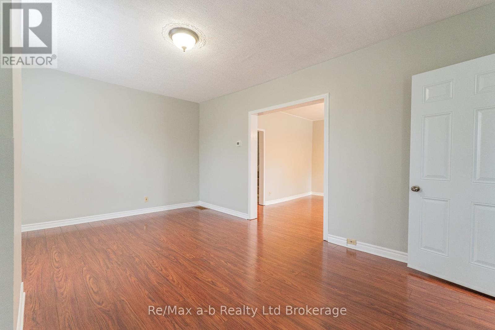 72-74 Brock Street E Property Photo 11