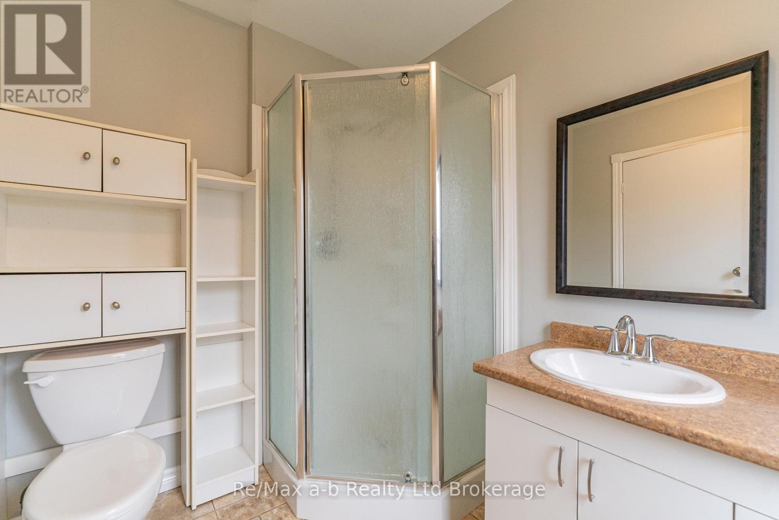 72-74 Brock Street E Property Photo 13