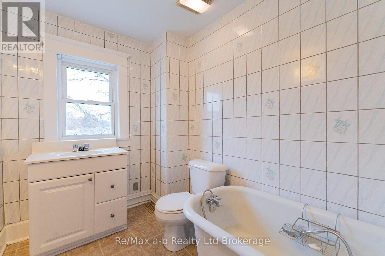 72-74 Brock Street E Property Photo 14