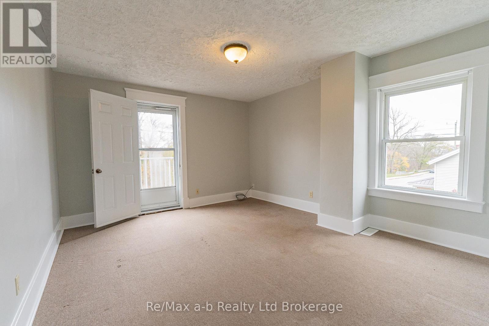 72-74 Brock Street E Property Photo 17