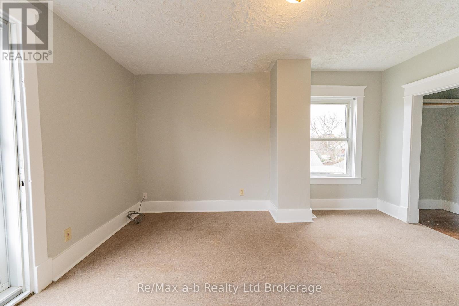 72-74 Brock Street E Property Photo 18
