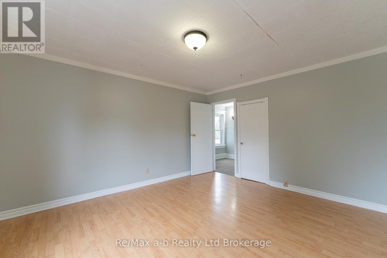 72-74 Brock Street E Property Photo 20