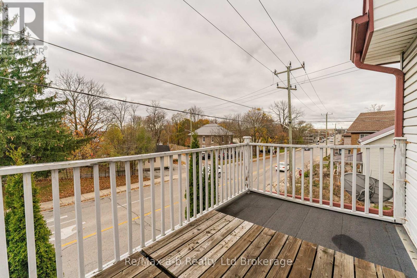 72-74 Brock Street E Property Photo 23