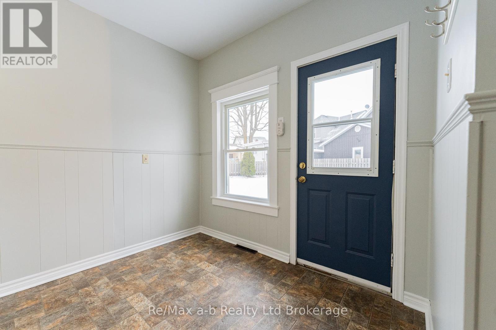 72-74 Brock Street E Property Photo 25