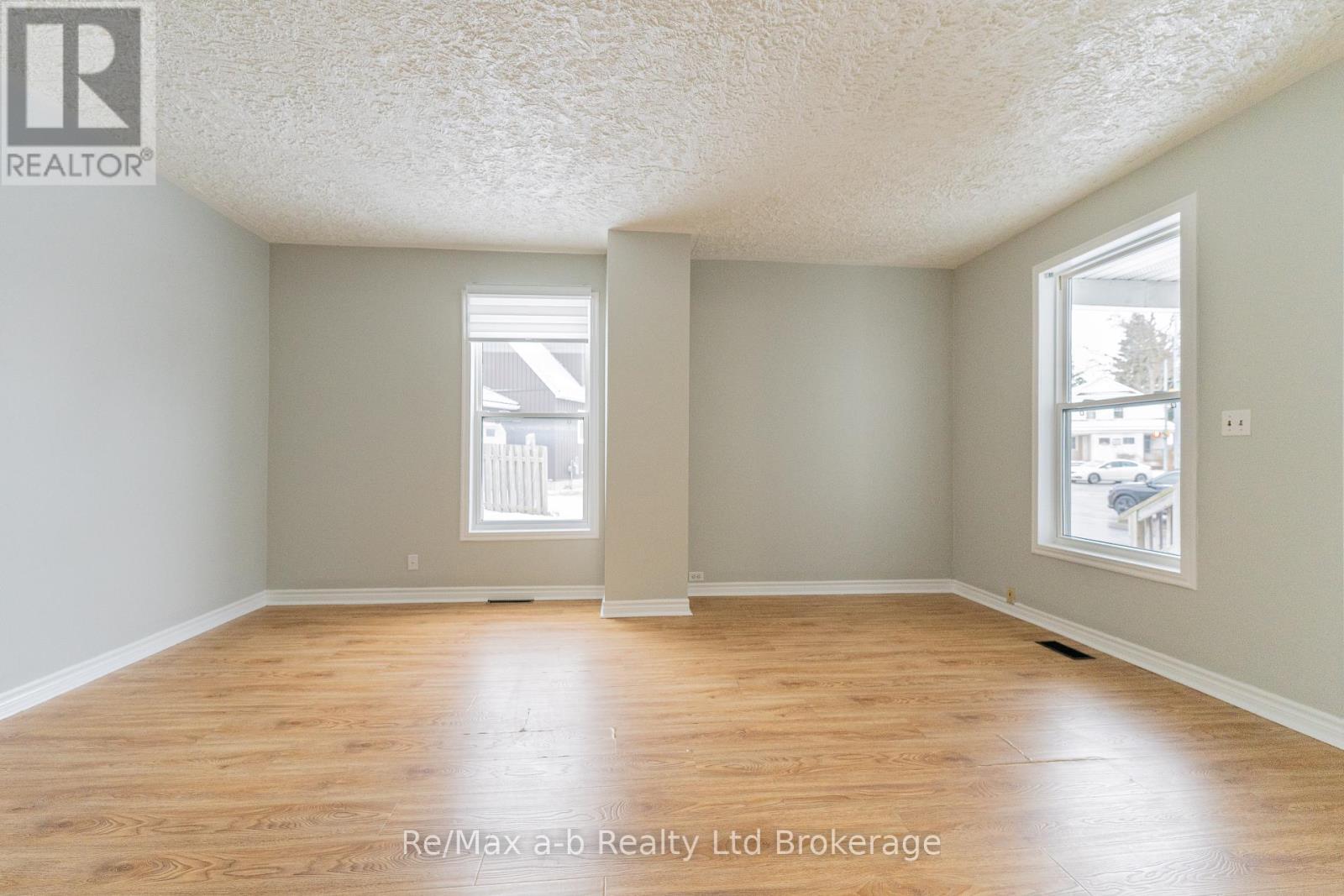 72-74 Brock Street E Property Photo 31