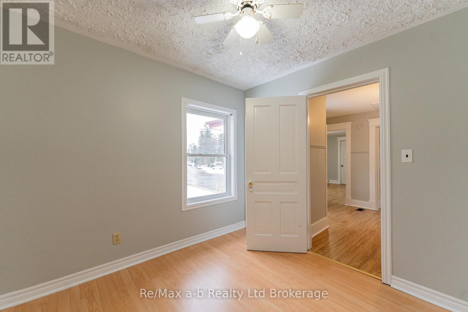 72-74 Brock Street E Property Photo 39