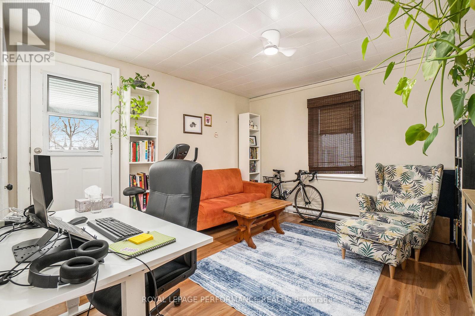 229 Carillon Street Property Photo 12