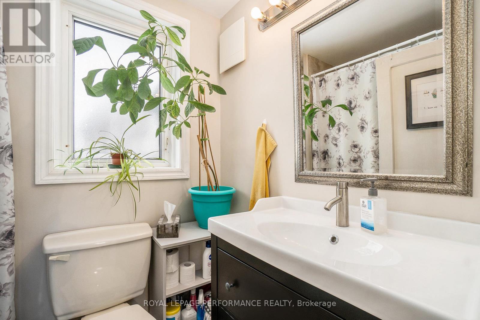 229 Carillon Street Property Photo 17