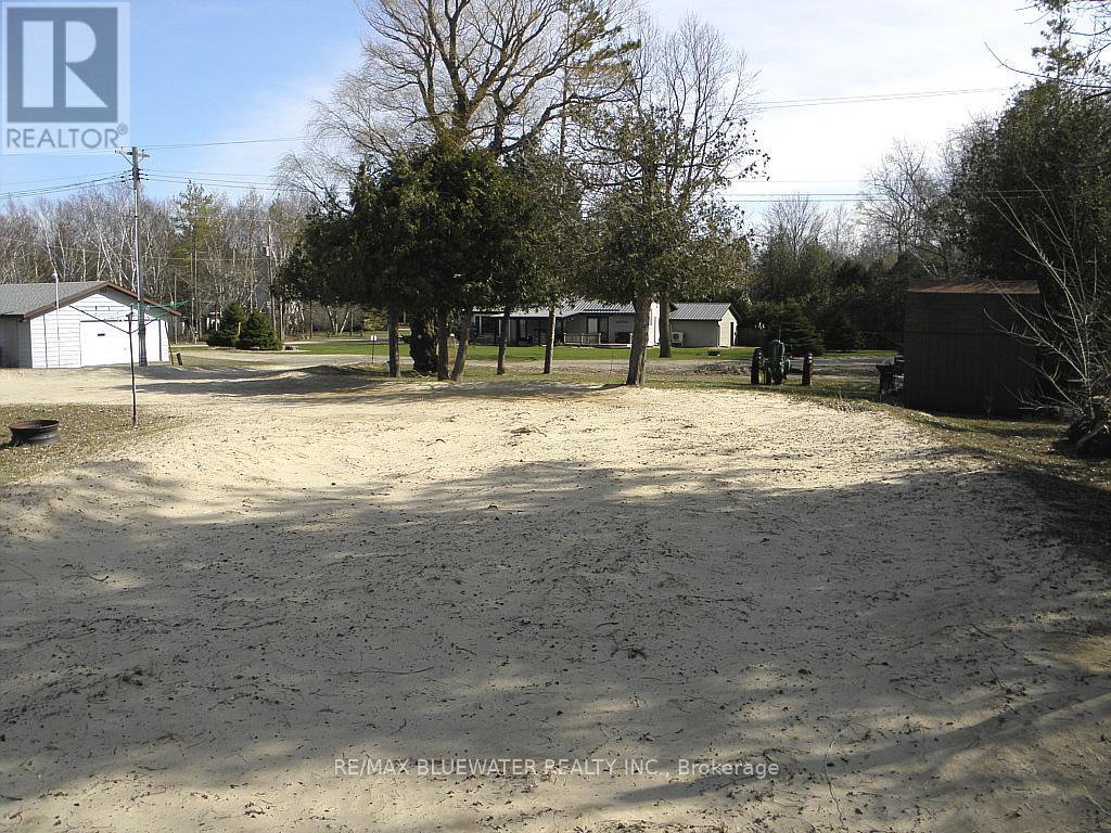6290 William Street Property Photo 9
