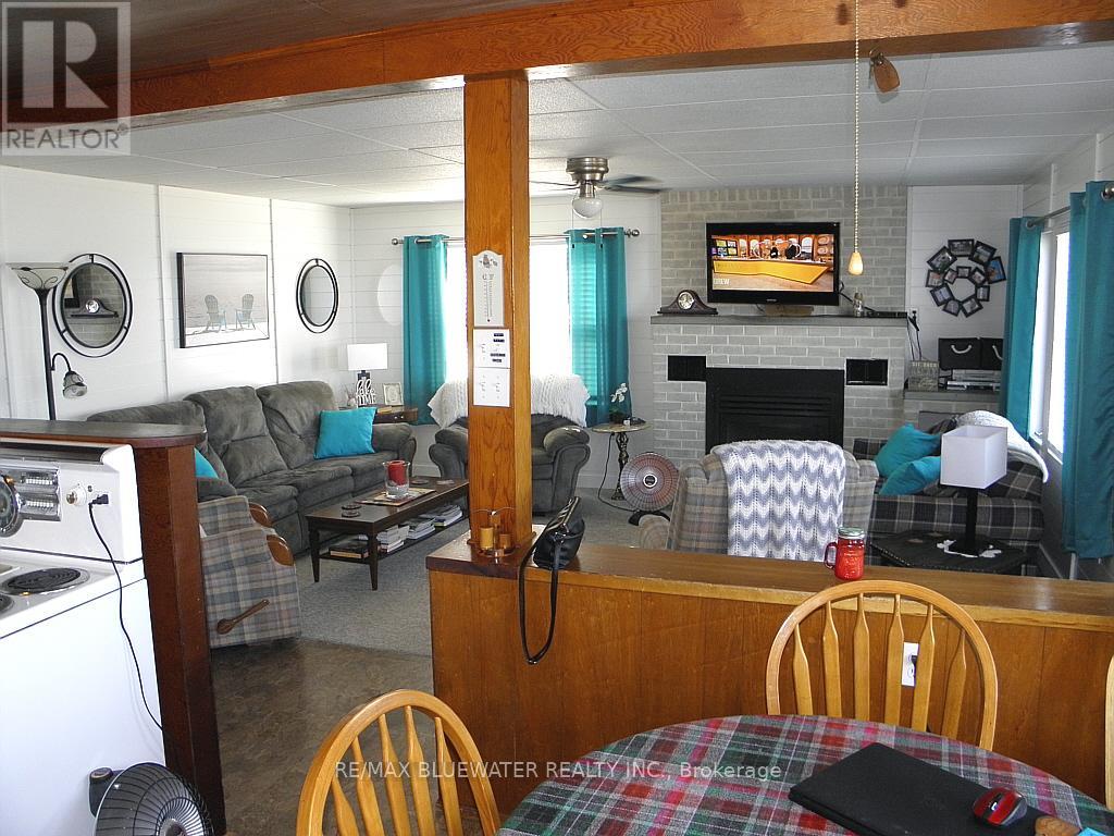 6290 William Street Property Photo 16