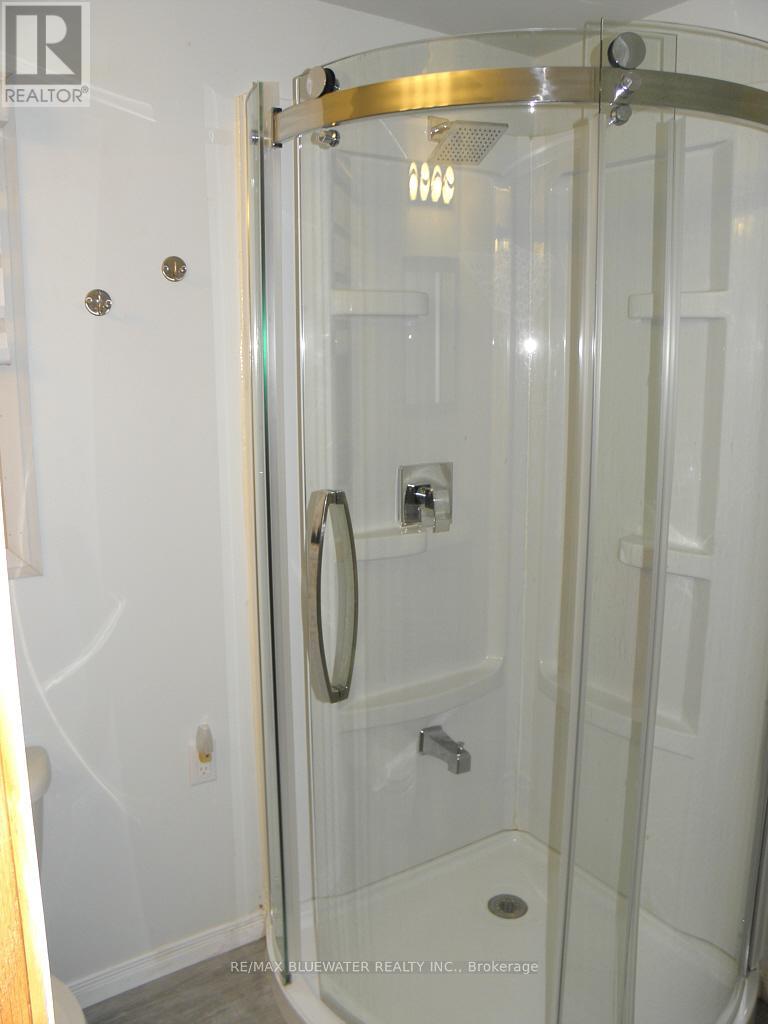 6290 William Street Property Photo 28