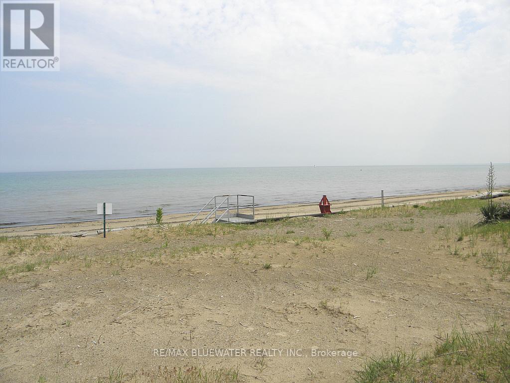 6290 William Street Property Photo 33