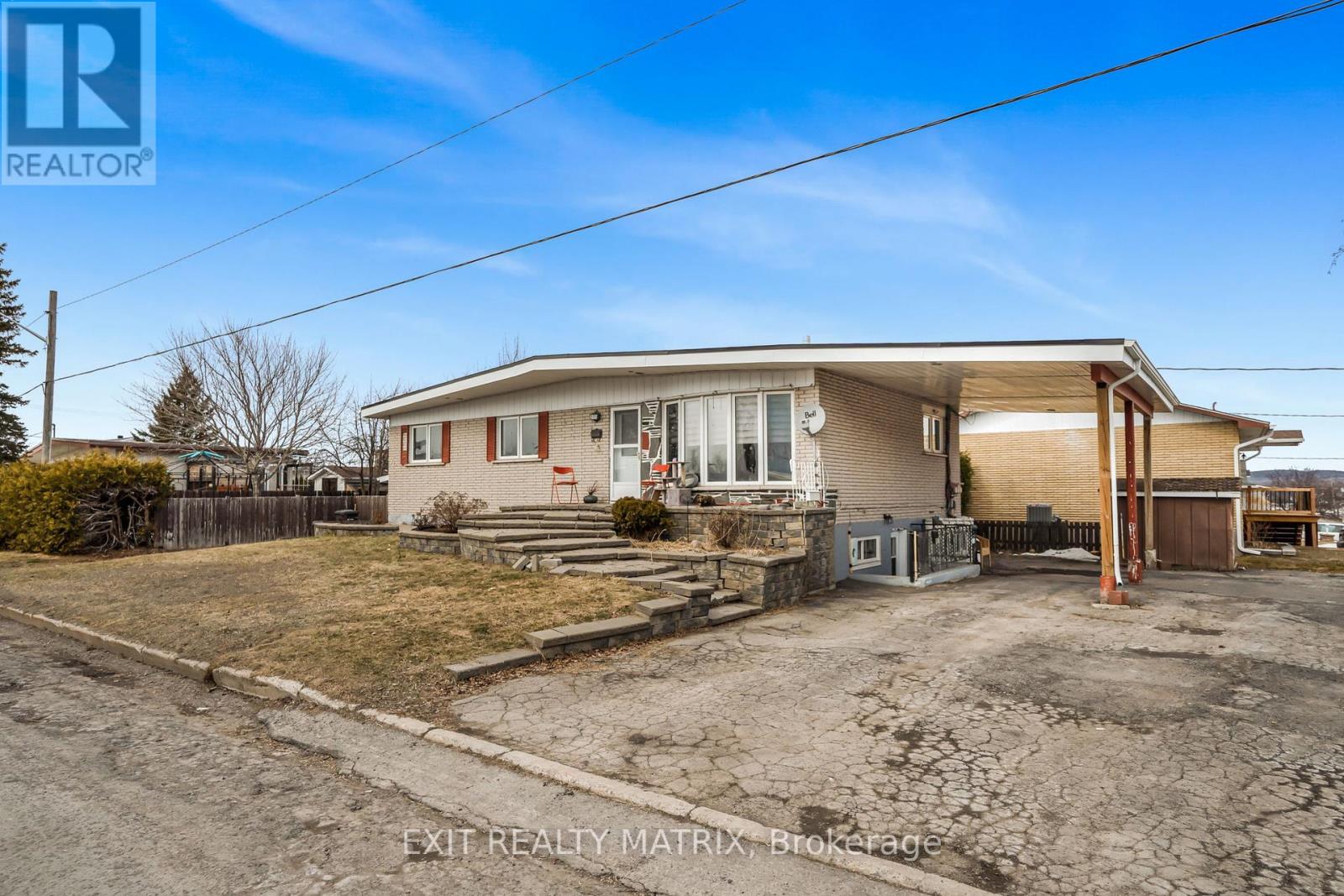 983-985-987 Aberdeen Street Property Photo 2