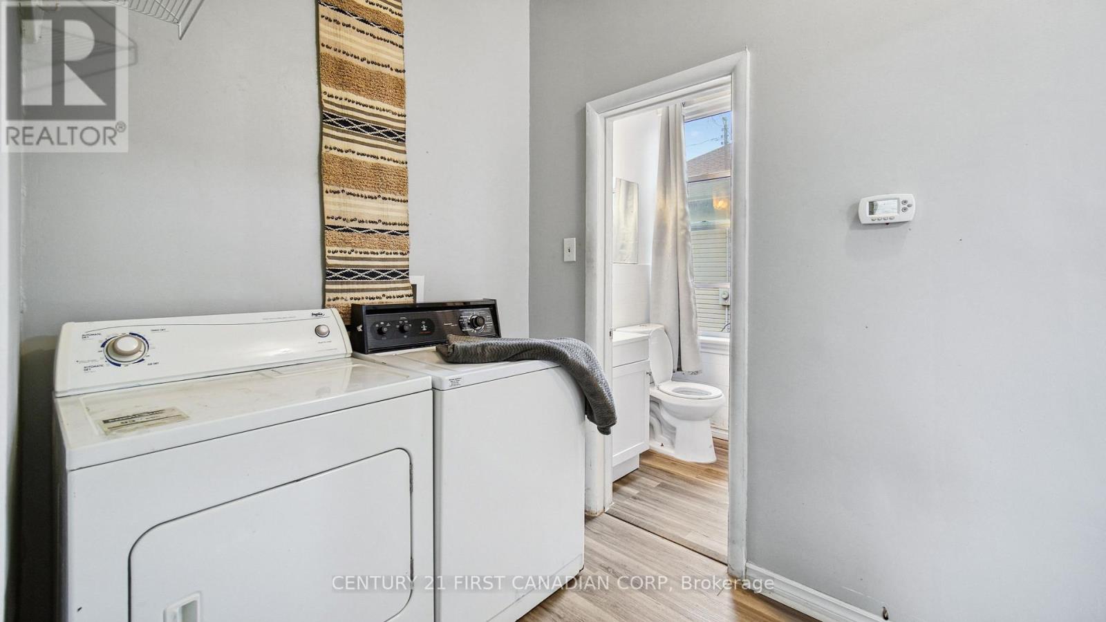 417 Grey Street Property Photo 10